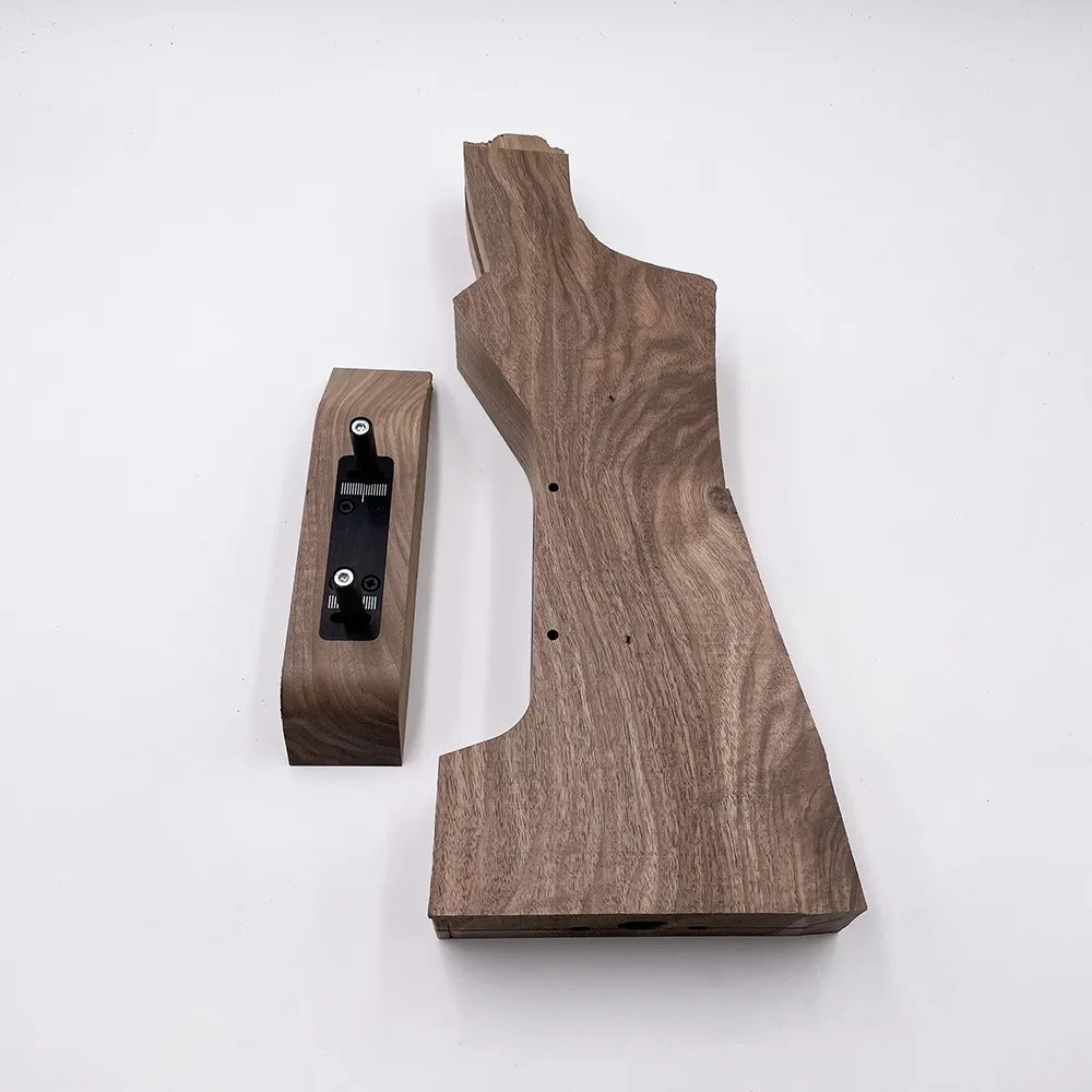 Legno incassato destro tipo Beretta DT con regolabile (n.3)