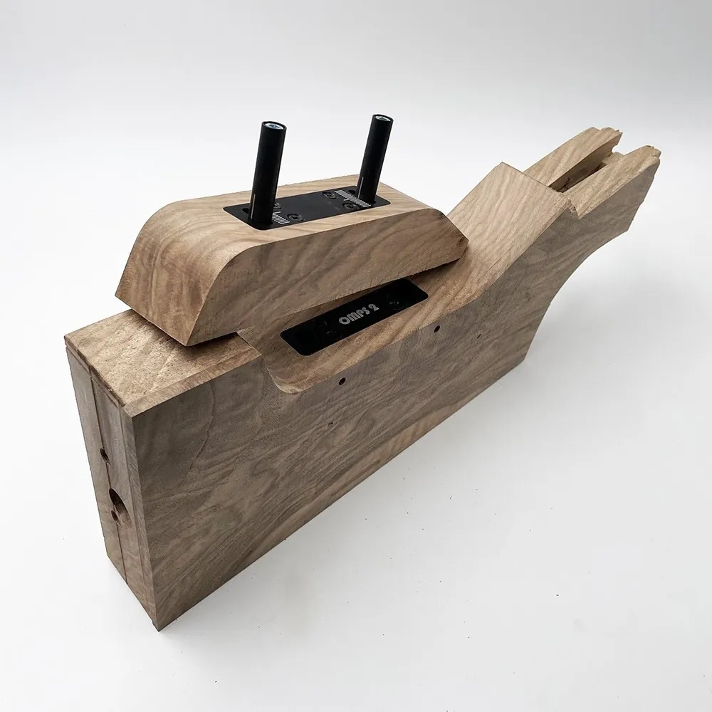 Legno incassato destro tipo Beretta DT con regolabile (n.11)