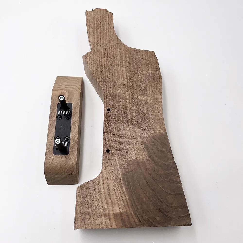 Legno incassato destro tipo Beretta DT con regolabile (n.8)
