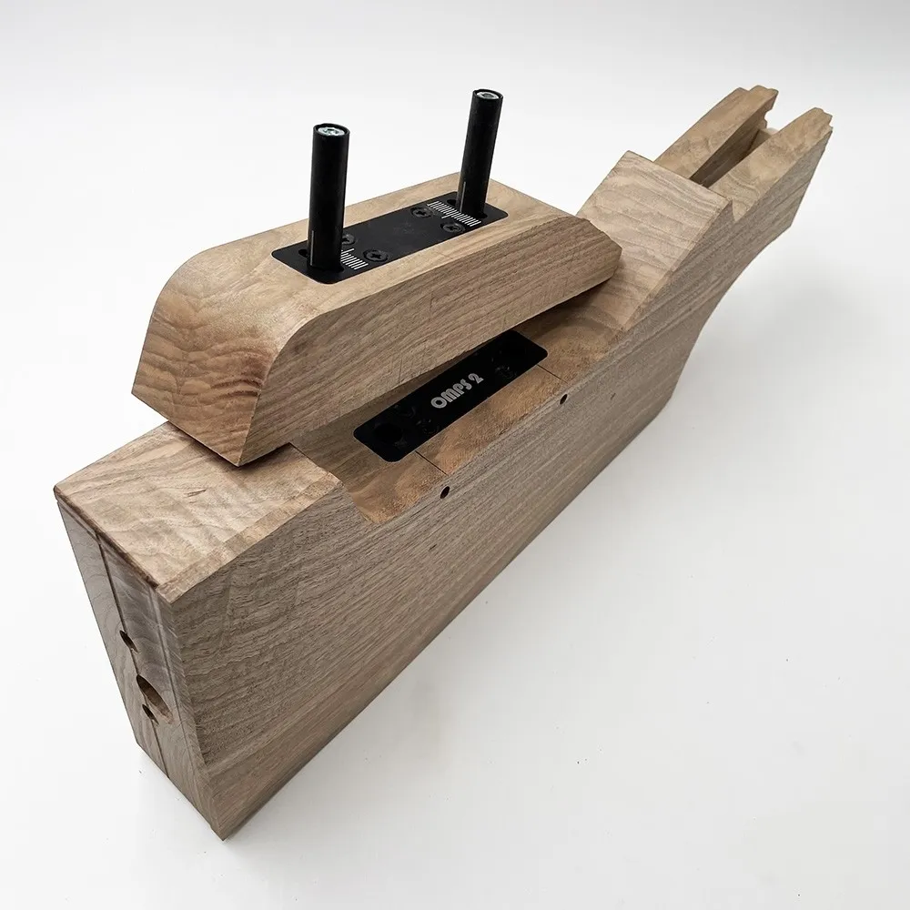 Legno incassato destro tipo Beretta DT con regolabile (n.12)